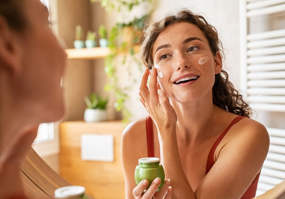 Rotina de Skincare Noturna O Que Fazer Antes de Dormir e ter a Pele Renovada